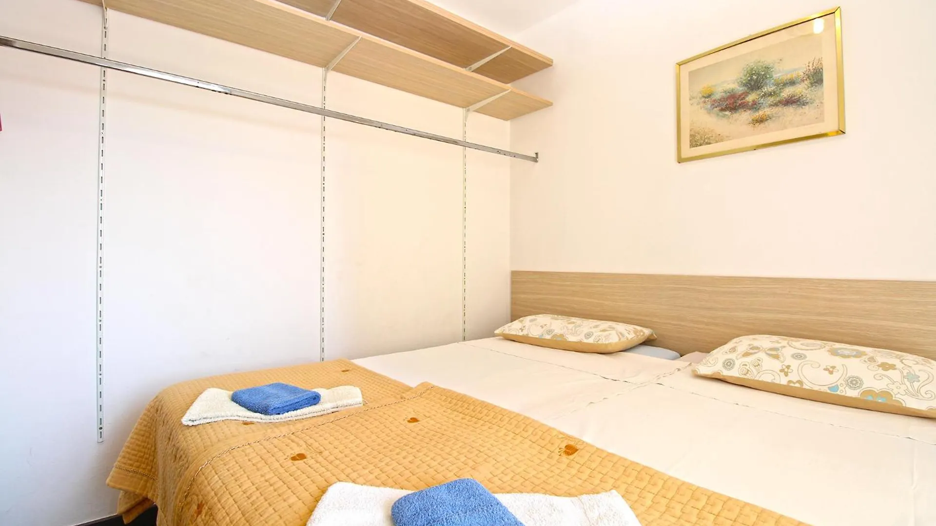 Apartments Antica 普拉